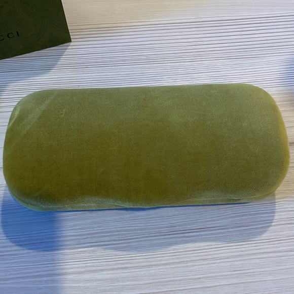 Authentic Gucci sunglasses - Picture 8 of 9